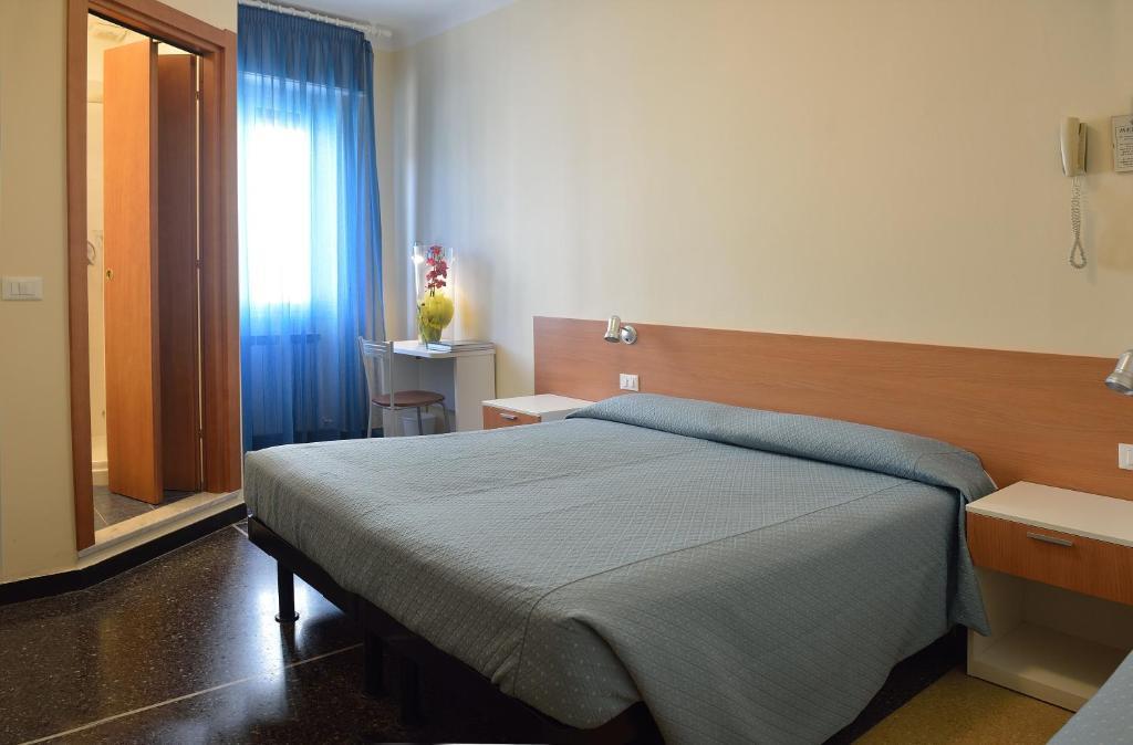 Hotel Guya Varazze Bilik gambar